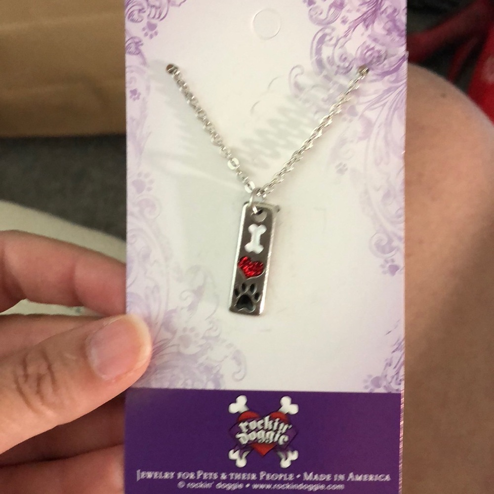 NWT Rockin Doggie I heart paw necklace